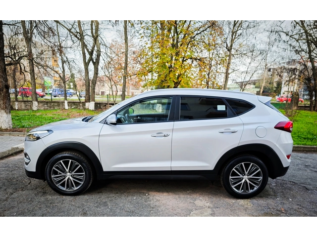 Hyundai Tucson 2.0 CRDI 4x4 - ПРОМОЦИЯ ! - автомобили, коли, обяви за нови и употребявани 6