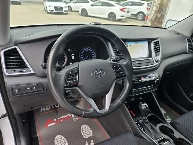 Hyundai Tucson 2.0CRDI-136кс= АВТОМАТ= 4Х4= 156.000км= ПАНОРАМА - автомобили, коли, обяви за нови и употребявани 7