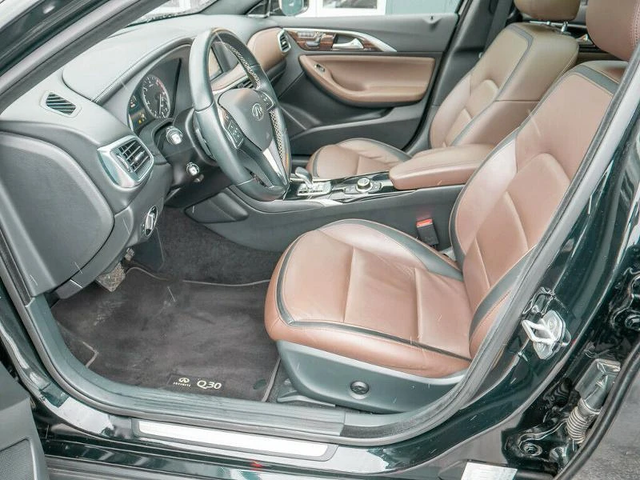 Infiniti Q30 2.2d AWD - автомобили, коли, обяви за нови и употребявани 7