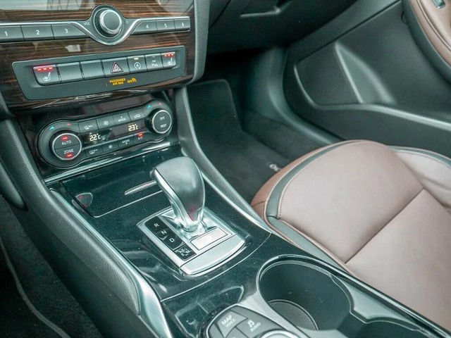 Infiniti Q30 2.2d AWD - автомобили, коли, обяви за нови и употребявани 9