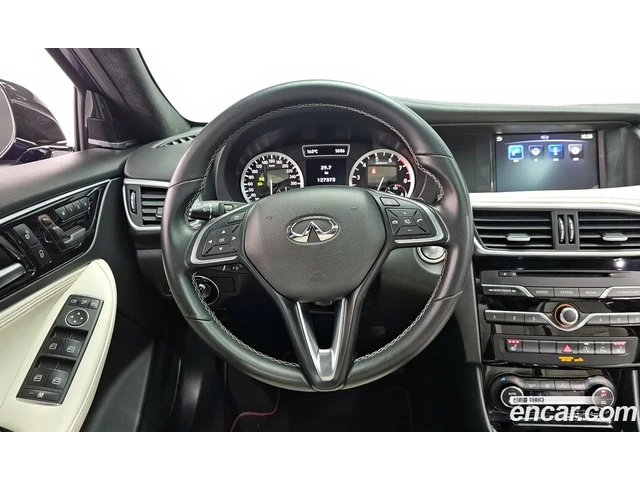 Infiniti Q30 2.0t GALLERY WHITE * БЯЛА КОЖА * ПАНОРАМА * 2КЛЮЧА - автомобили, коли, обяви за нови и употребявани 4
