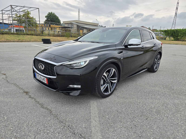 Infiniti Q30 QS30 4X4 - автомобили, коли, обяви за нови и употребявани 1
