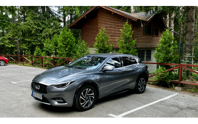 infiniti-q30-qx30-2-2d-16v-turbo-4x4-64000km - 0