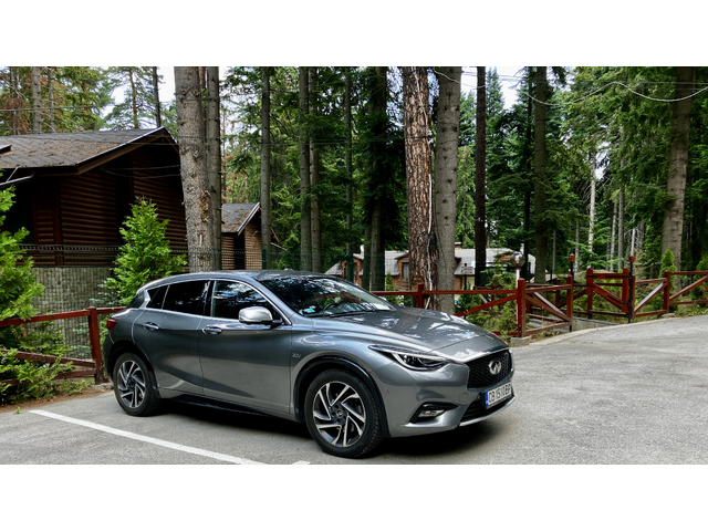 Infiniti Q30 QX30 2.2D 16V TURBO 4x4 64000km - автомобили, коли, обяви за нови и употребявани 1