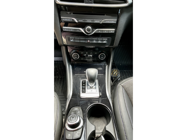 Infiniti Q30 QX30 2.2D 16V TURBO 4x4 64000km - автомобили, коли, обяви за нови и употребявани 8