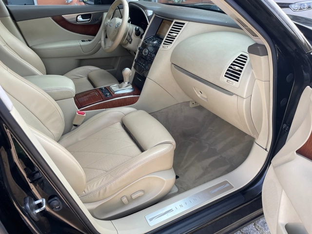 Infiniti QX70 FX 3.0dS AWD Premium AUTOMATIC - автомобили, коли, обяви за нови и употребявани 11