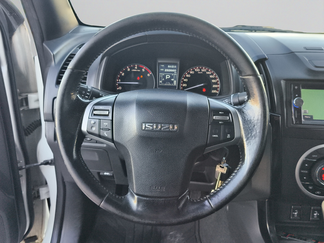 Isuzu D MAX 4x4 2.5 AT E5 - автомобили, коли, обяви за нови и употребявани 10