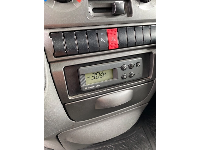 Iveco 35c15 * * * ХЛАДИЛЕН -30  С БОРД * * * - автомобили, коли, обяви за нови и употребявани 3