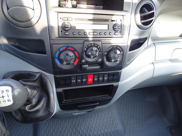 Iveco 35c15 ШАСИ * * * ВНОС ОТ ШВЕЙЦАРИЯ* * * - автомобили, коли, обяви за нови и употребявани 8