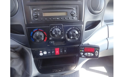 Iveco 35c15 3.0HPI  КАТ. * Б* ХЛАДИЛЕН - автомобили, коли, обяви за нови и употребявани 13