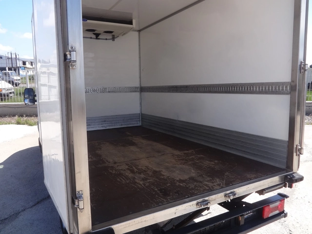 Iveco 35c15 3.0HPI  КАТ. * Б* ХЛАДИЛЕН - автомобили, коли, обяви за нови и употребявани 9
