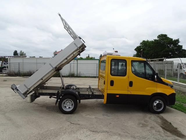 Iveco 35c17 3.0HPI * 7-места* ГОРЕН КЛИМАТИК НА КАБИНАТА - автомобили, коли, обяви за нови и употребявани 5