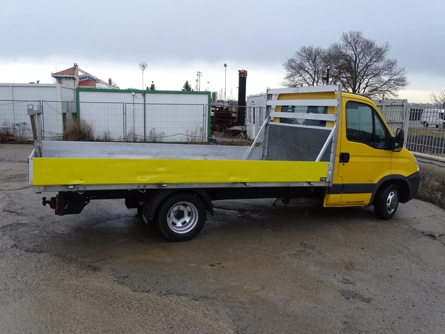 Iveco 35c18 * * * 4, 10 м КАРОСЕРИЯ* * * - автомобили, коли, обяви за нови и употребявани 7