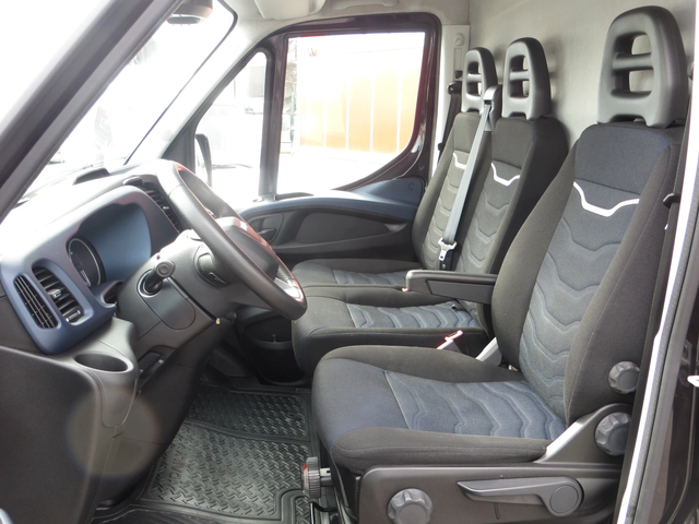 Iveco Daily 35C18 - автомобили, коли, обяви за нови и употребявани 6