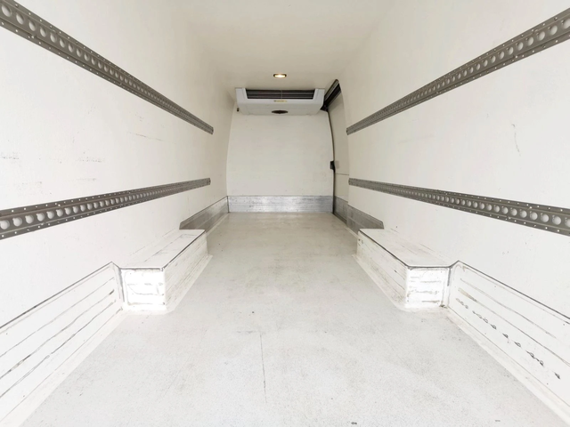 Iveco Daily 3.0 Хладилен Дълга база категория "Б" - автомобили, коли, обяви за нови и употребявани 4