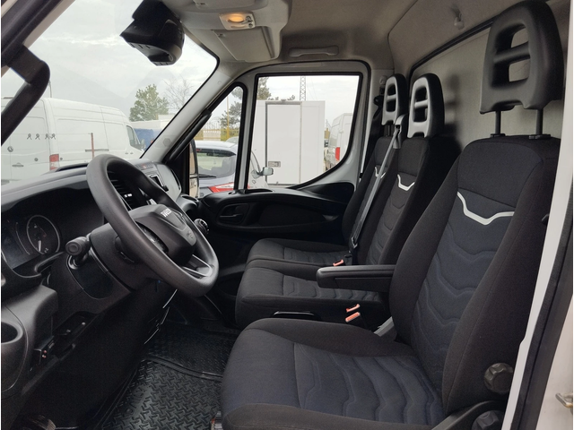 Iveco Daily 3.0 160кс. 4.2метра Щора Борд  Дистрониг Navi - автомобили, коли, обяви за нови и употребявани 3