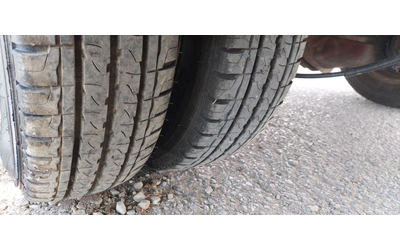 Iveco Daily 35C15 бордово - автомобили, коли, обяви за нови и употребявани 8