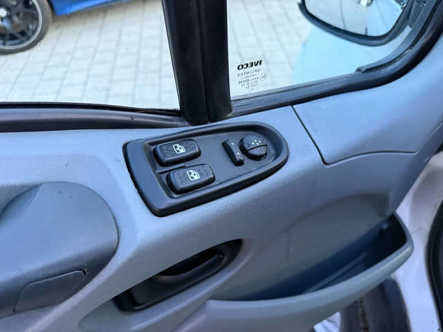 Iveco Daily 35S18 3.0HPI Maxi Климатроник Падащ борд - автомобили, коли, обяви за нови и употребявани 12