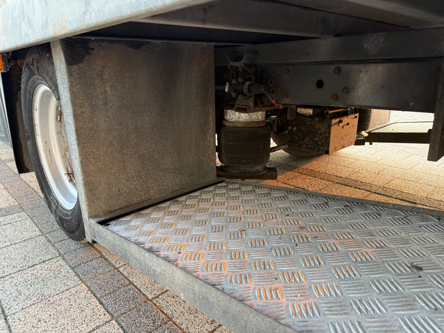 Iveco Daily 40C18 3.0HPI Специален до 3.5т. 5.20м. Климатроник - автомобили, коли, обяви за нови и употребявани 5