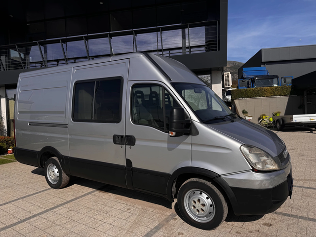 Iveco Daily 2.3HPI Товаропътнически 6-местен Клима - автомобили, коли, обяви за нови и употребявани 1