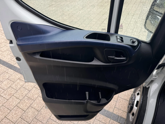 Iveco Daily 35C16 3, 5t. 4.25м. Падащ борд Клима - автомобили, коли, обяви за нови и употребявани 13