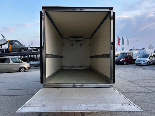 Iveco Daily 40C15 Хладилен 5.23м. Б+ Е категория - автомобили, коли, обяви за нови и употребявани 15