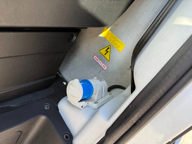 Iveco Daily 35-150 Хладилен + ток Maxi Климатроник - автомобили, коли, обяви за нови и употребявани 12