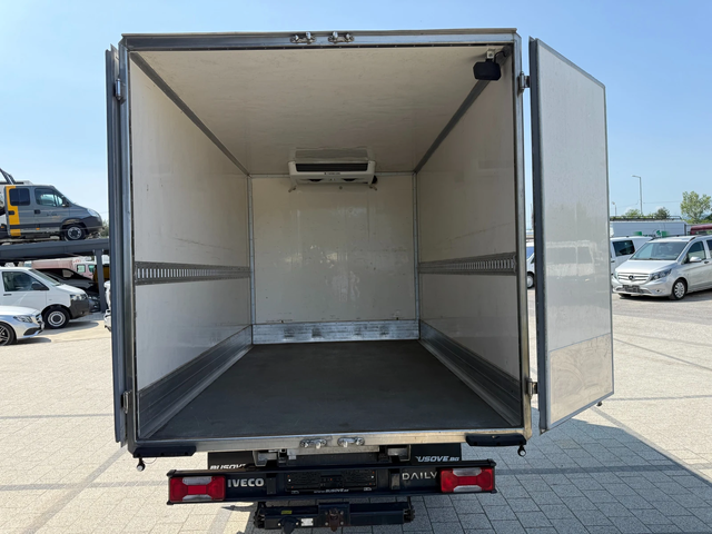 Iveco Daily 35C17 3.0HPI до 3.5т. 3.55м. Хладилен + Клима - автомобили, коли, обяви за нови и употребявани 16