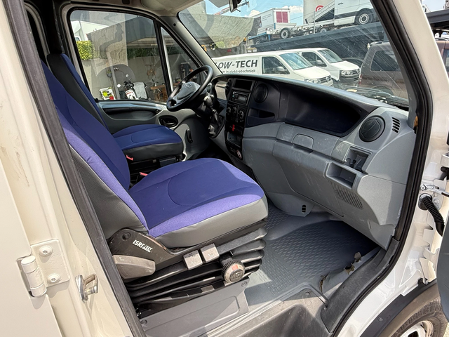 Iveco Daily 40C15 до 3.5т. 3.50м. Клима 7-местен - 2 броя - автомобили, коли, обяви за нови и употребявани 10