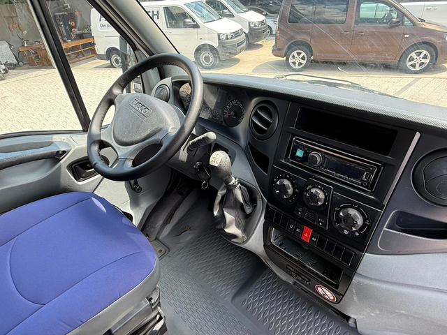 Iveco Daily 40C15 до 3.5т. 3.50м. Клима 7-местен - 2 броя - автомобили, коли, обяви за нови и употребявани 11