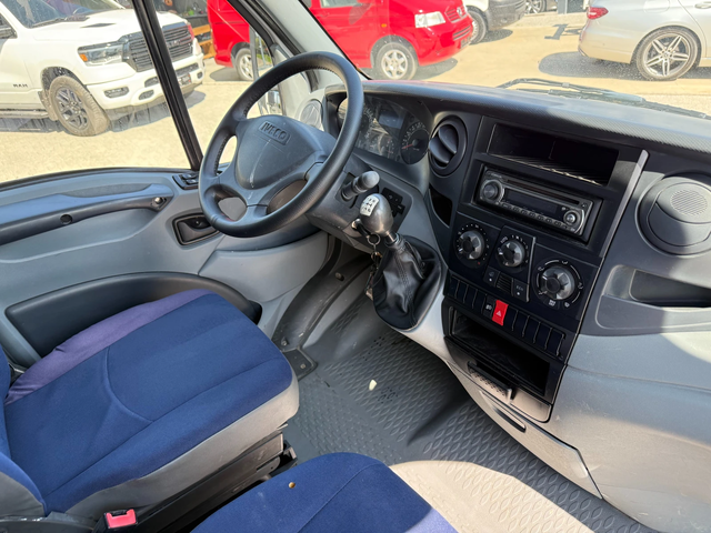 Iveco Daily 35C15 3.0HPI до 3.5т. 2-щори Климатроник - автомобили, коли, обяви за нови и употребявани 10