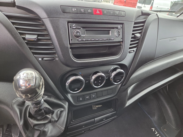 Iveco Daily 35c15, Климатик, До 3.5 тона, 4.90 метра - автомобили, коли, обяви за нови и употребявани 10