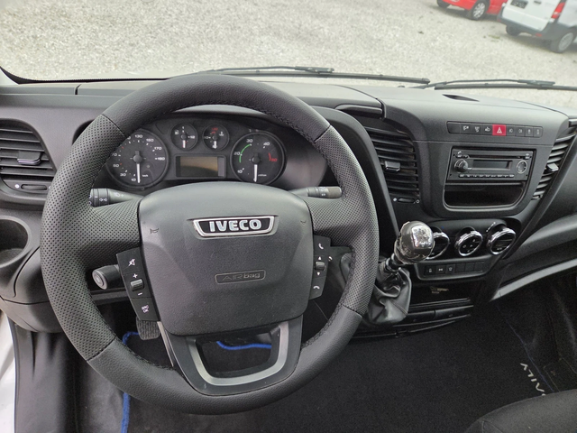 Iveco Daily 35c15, Климатик, До 3.5 тона, 4.90 метра - автомобили, коли, обяви за нови и употребявани 9