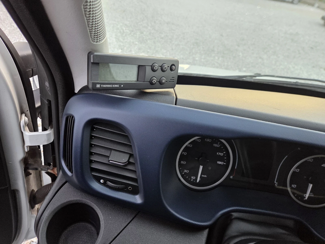 Iveco Daily 35s18, Хладилен, 4.20 метра, Автоматик, Климатик, - автомобили, коли, обяви за нови и употребявани 11