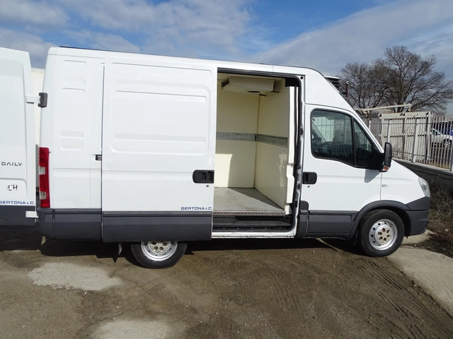 Iveco Daily 35S17 3.0HPI  ХЛАДИЛЕН* КЛИМАТИК - автомобили, коли, обяви за нови и употребявани 7