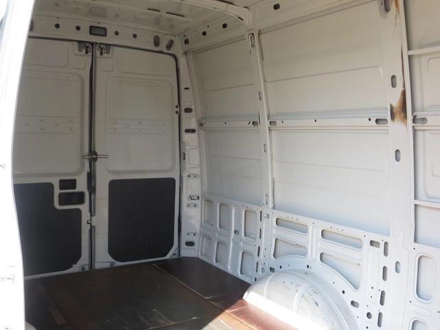 Iveco Daily 35S13-12 КУБ. М. ОБЕМ НА ТОВАРНОТО ПОМЕЩЕНИЕ - автомобили, коли, обяви за нови и употребявани 12