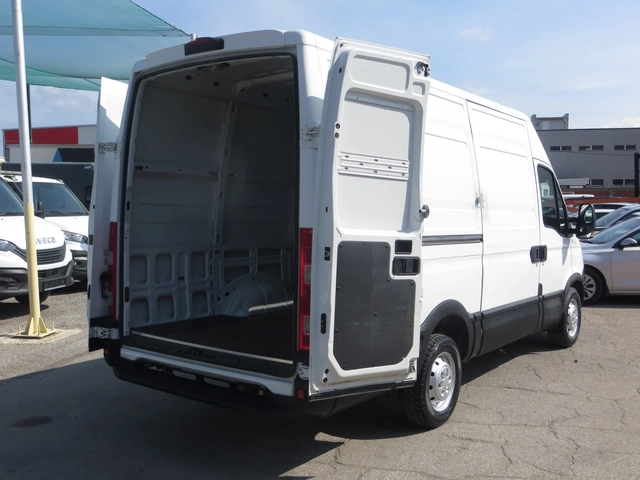 Iveco Daily 35S13-12 КУБ. М. ОБЕМ НА ТОВАРНОТО ПОМЕЩЕНИЕ - автомобили, коли, обяви за нови и употребявани 15