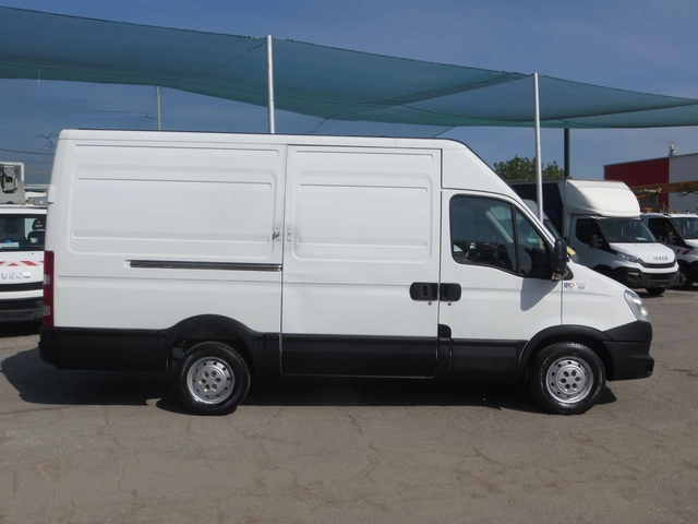 Iveco Daily 35S13-12 КУБ. М. ОБЕМ НА ТОВАРНОТО ПОМЕЩЕНИЕ - автомобили, коли, обяви за нови и употребявани 4