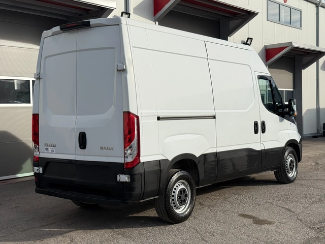 Iveco Daily 2.3 - автомобили, коли, обяви за нови и употребявани 3