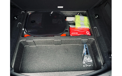 Jaguar E-pace D150/AWD/Automatic/Navi - автомобили, коли, обяви за нови и употребявани 13