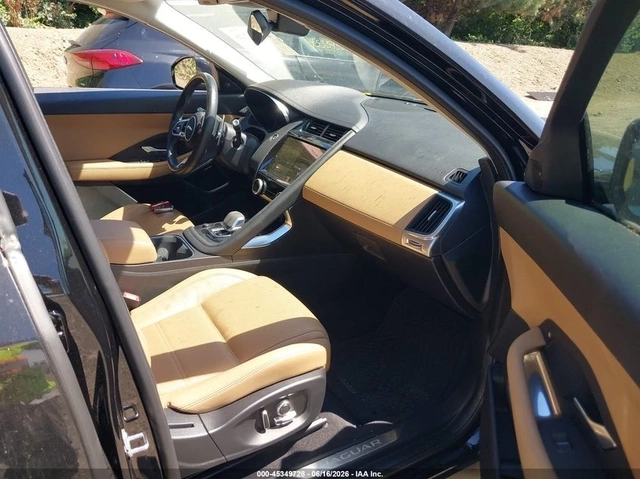 Jaguar E-pace * AWD* ПАНО* KEYLESS* Camera* ПОДГРЕВ* - автомобили, коли, обяви за нови и употребявани 9