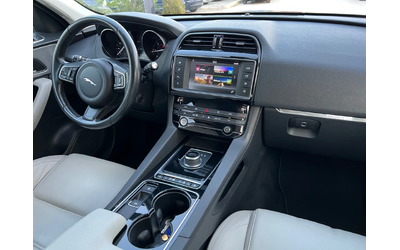 Jaguar F-PACE 2.0D-180кс= 4х4= 8СКОРОСТИ= НАВИ= LINE ASSIST - автомобили, коли, обяви за нови и употребявани 11