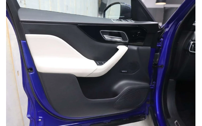 Jaguar F-PACE * First Edition * CARFAX * ЦЕНА ДО БГ - автомобили, коли, обяви за нови и употребявани 7