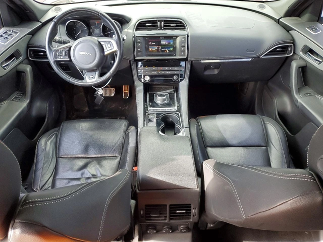 Jaguar F-PACE * S* КОЖА* ПОДГРЕВ* PANORAMA* - автомобили, коли, обяви за нови и употребявани 7