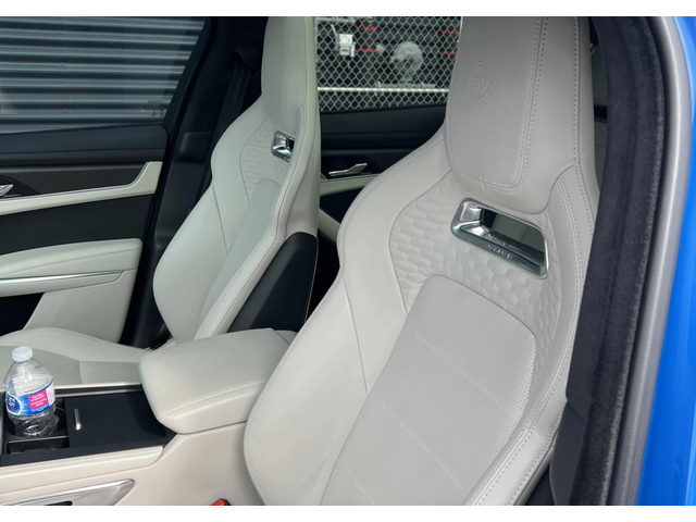 Jaguar F-PACE SVR* Auto, AWD, 5.0L 8cyl* CARFAX - автомобили, коли, обяви за нови и употребявани 9