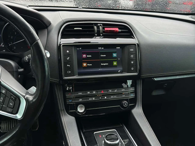 Jaguar F-PACE * R Sport * ПОДГРЕВ * КАМЕРА * ПАМЕТ * NAVI - автомобили, коли, обяви за нови и употребявани 8