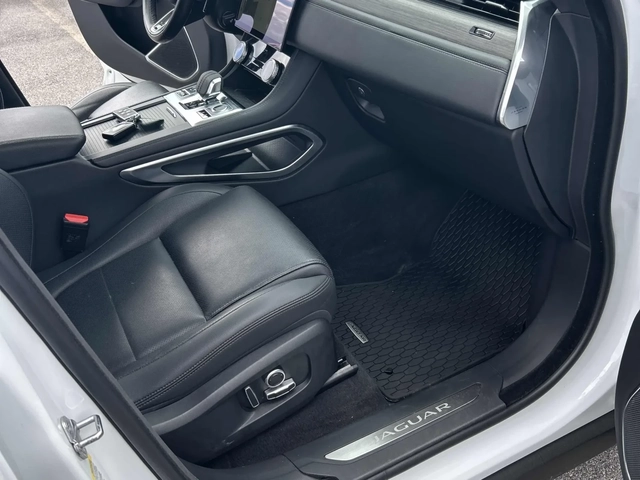 Jaguar F-PACE P250 S * ПАНОРАМА * 2 КЛЮЧА * ПОДГРЕВИ * CARFAX - автомобили, коли, обяви за нови и употребявани 8