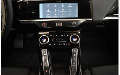 Jaguar I-Pace S EV400 - автомобили, коли, обяви за нови и употребявани 9