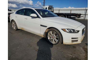 jaguar-xe-2-0l-4-rear-wheel-drive - 3