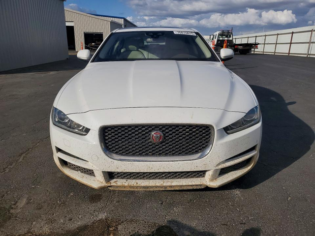 Jaguar XE 2.0L 4 Rear-wheel drive - автомобили, коли, обяви за нови и употребявани 4